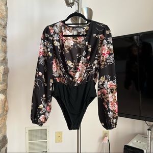 SHEIN Women’s Floral Top Onesie